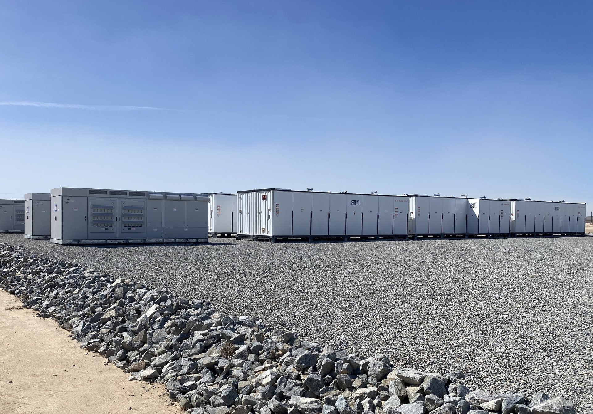 Distributed battery storage installation